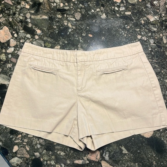 Gap Women’s shorts size 10 in great condition great for casual wear 😊 - Picture 7 of 7